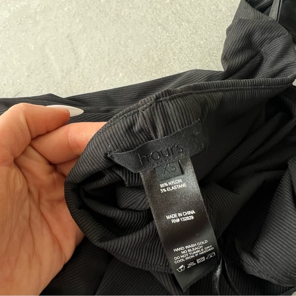 H:ours sleeveless romper - Picture 4 of 4